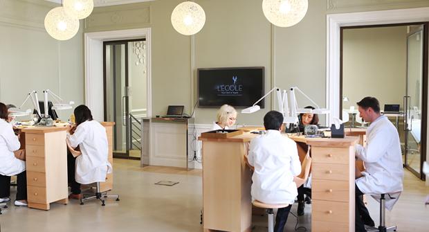 van_cleef_arpels_ecole_cours_69_-_620x335_0_0